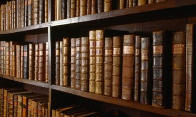 Old-books-on-shelves-001