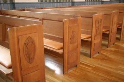 Kapernaumskirken_Copenhagen_pews